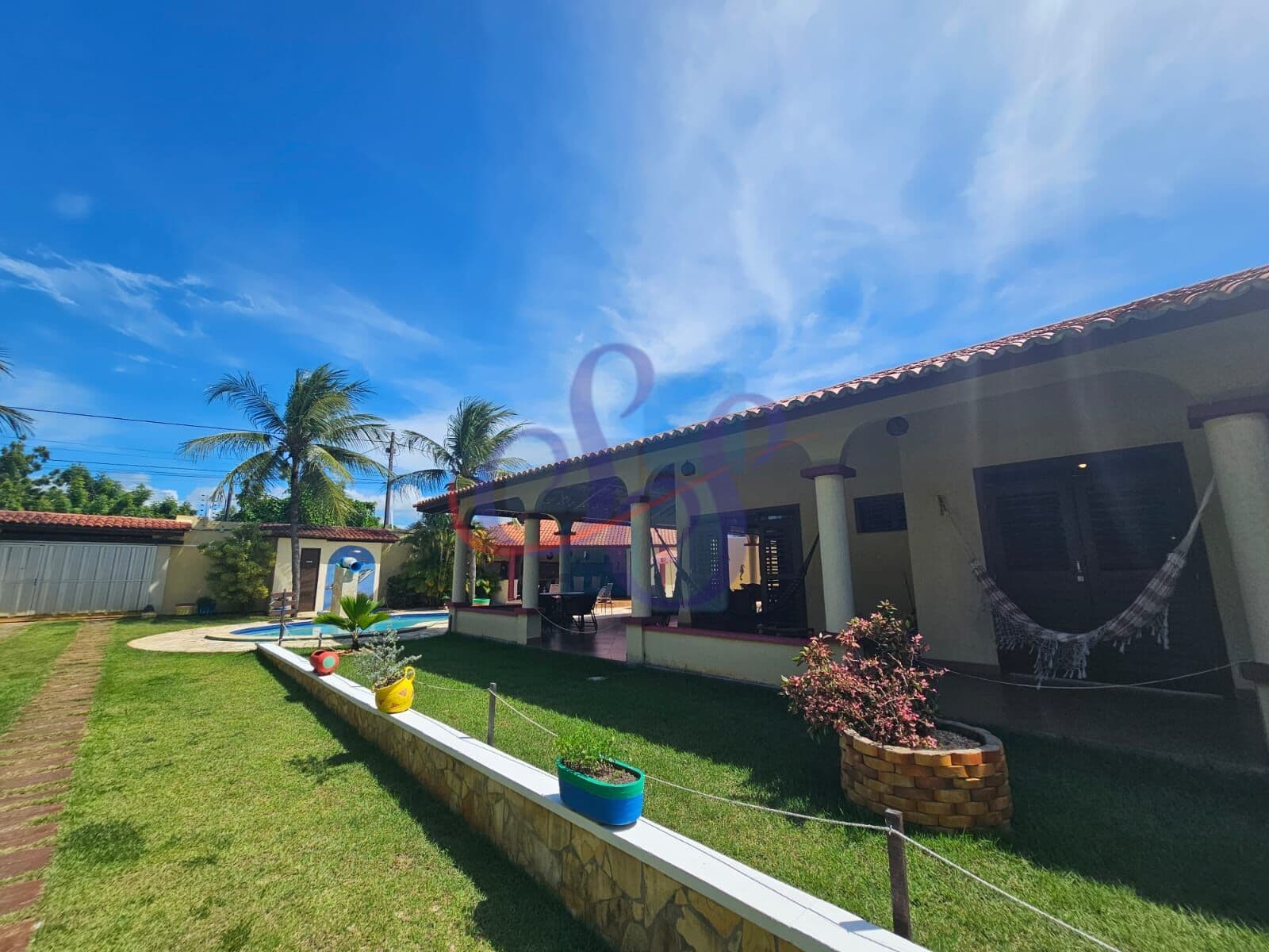 Ampla casa mobiliada e com 7 quartos em Aquiraz