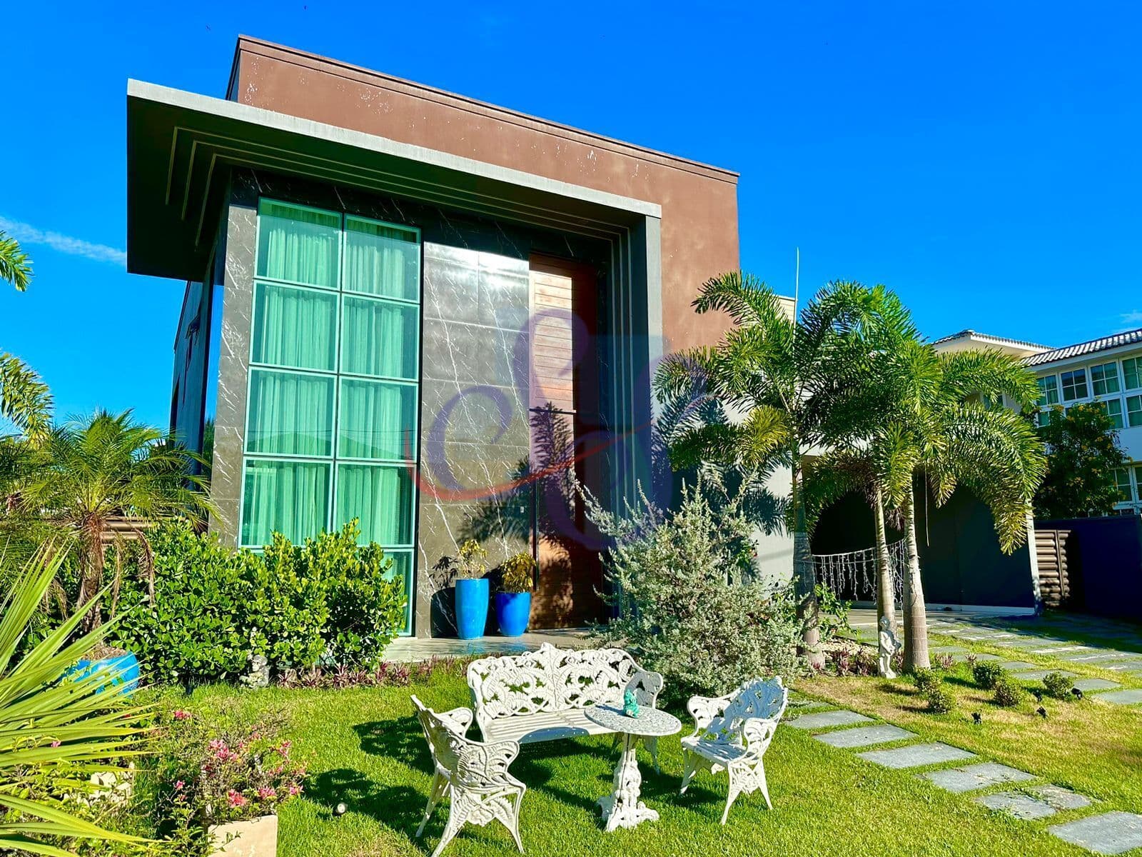Casa alto padrão no Alphaville Fortaleza com 4 suítes