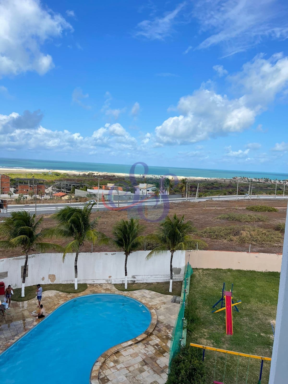 Apartamento semi mobiliado no Porto das Dunas com vista mar