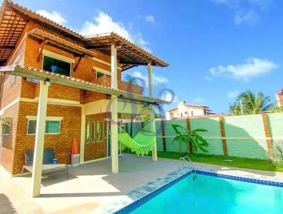 Excelente casa com 3 suítes próximo a praia do presídio.
