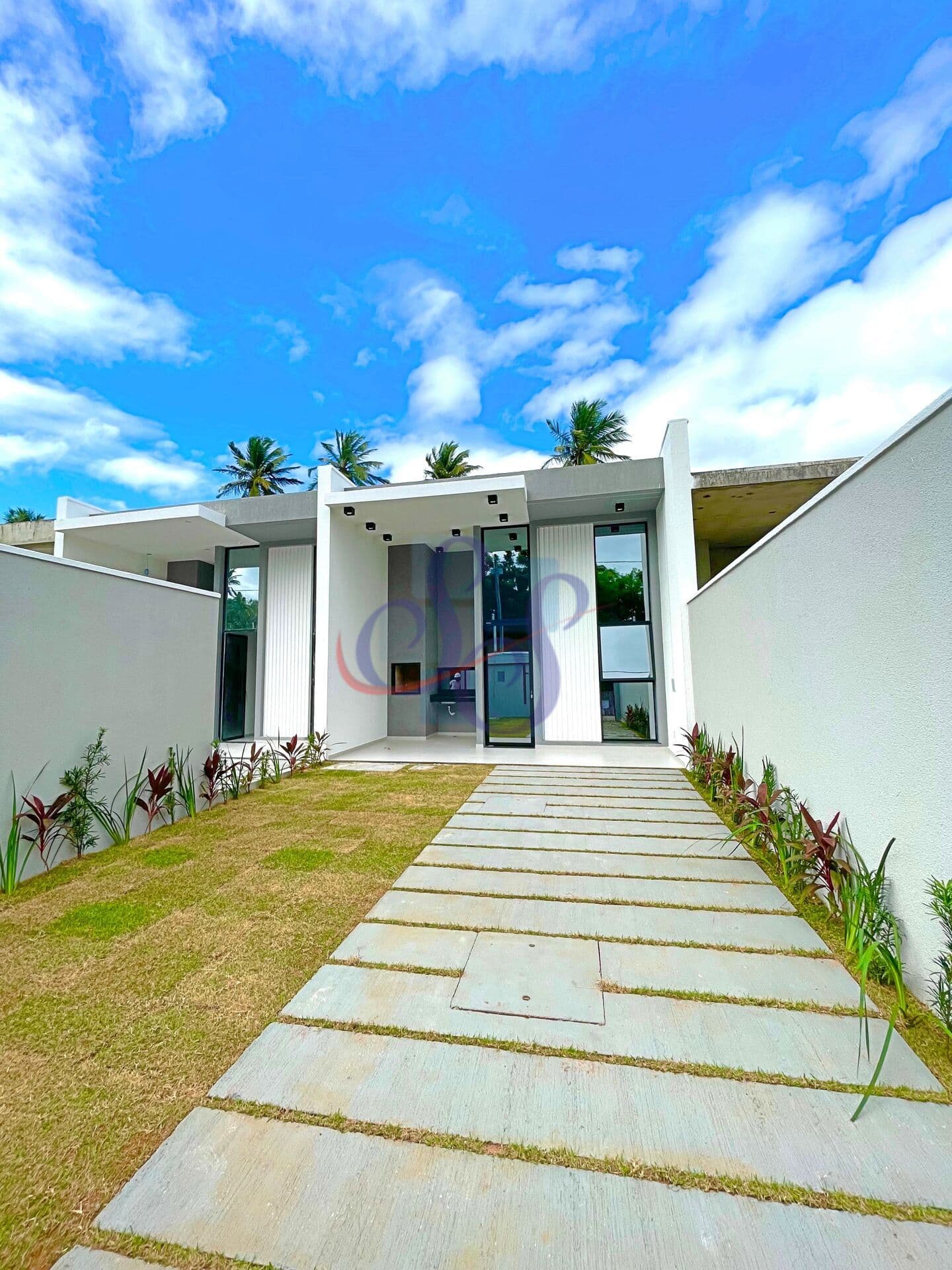 Ampla casa com 3 suítes em excelente localização em Eusébio.