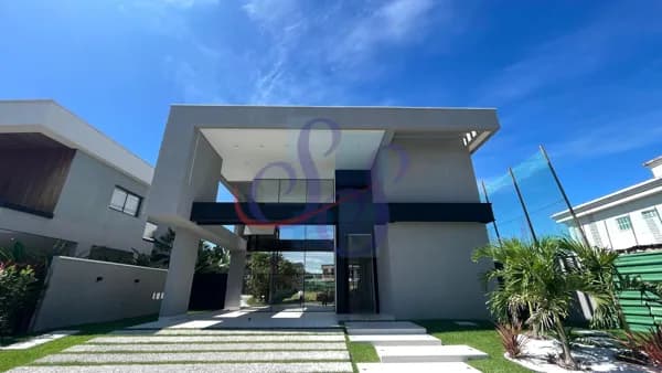 Ampla casa na Cidade Alpha com 4 suítes