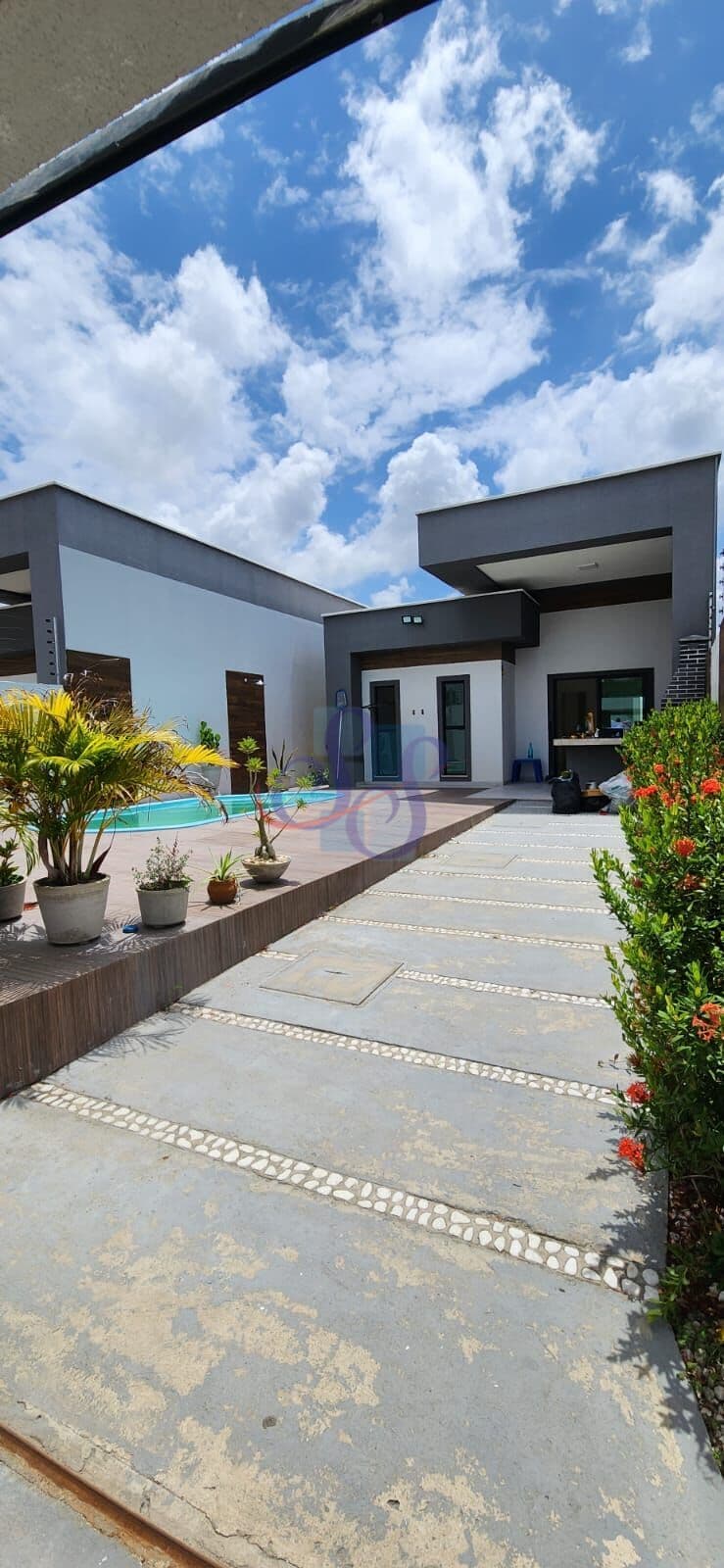 Excelente casa em condomínio fechado no Eusébio!