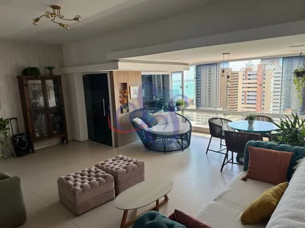 Amplo apartamento no Edifício Thomé Pereira – Praia de Iracema