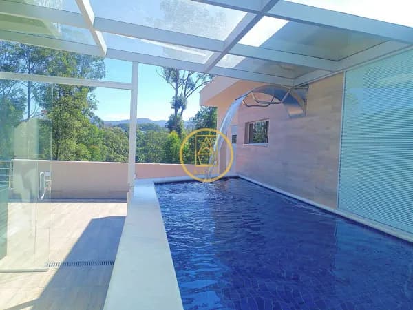 Casa de Alto Padrão com Piscina Privativa e Elevador