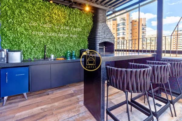 Oportunidade Imperdível: Apartamento de Modernizado e Imponente, Varanda Gourmet com Jacuzzi