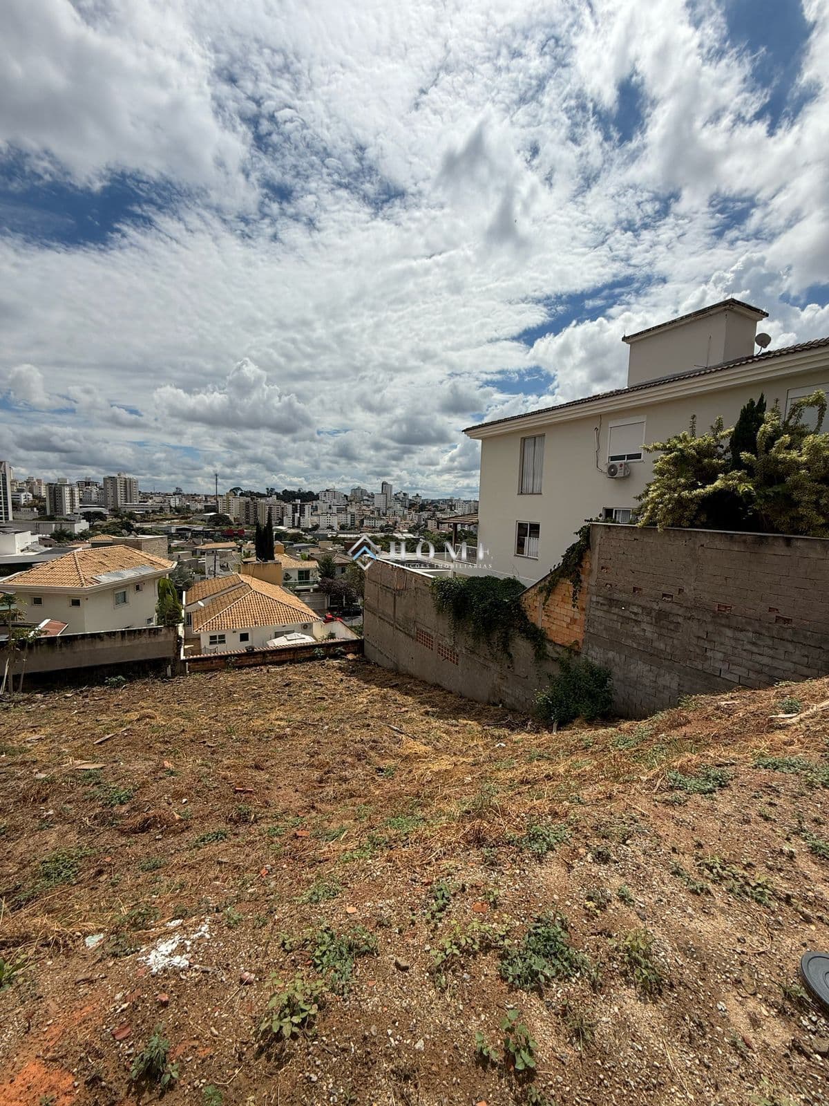 Excelente lote na parte alta do condomínio Fazenda da Serra-BH.