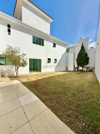 Linda casa a venda no condomínio Fazenda da Serra
