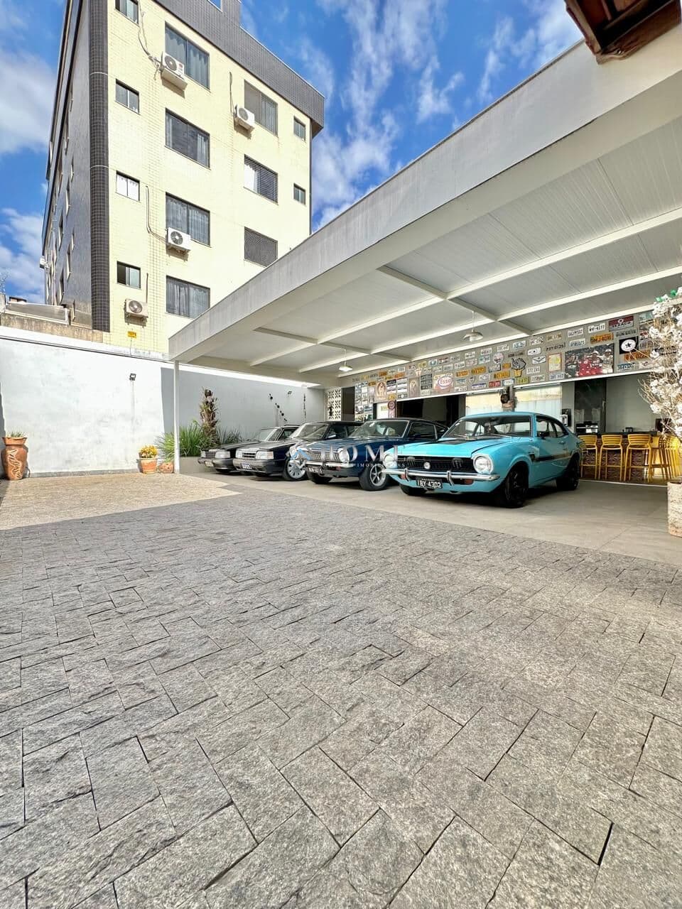 Casa 4 quartos a venda no bairro Castelo-BH.
