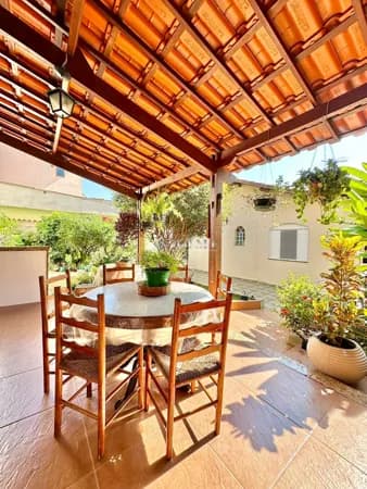 Casa 4 quartos a venda no bairro Inconfidencia-BH