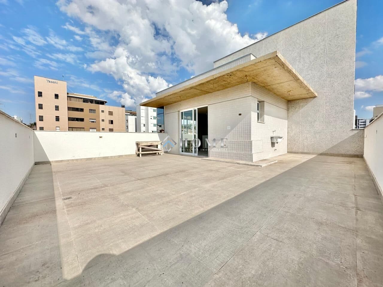 Excelente cobertura 3 quartos nova no bairro Castelo-BH