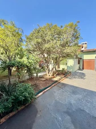Casa 2 quartos em lote de 420 m2 à venda no Castelo-BH.