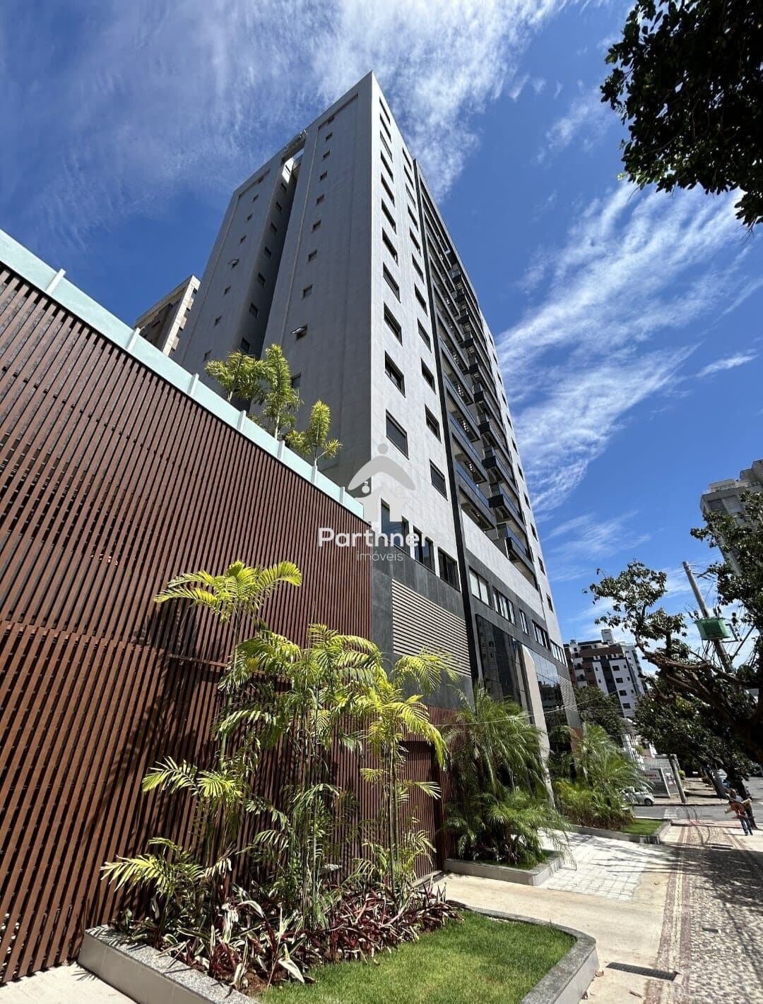 Charmoso Apartamento 3 Quartos, Suíte, 74,4 m2, Varanda, Andar Alto, Lazer e Gourmet na Região do Funcionários