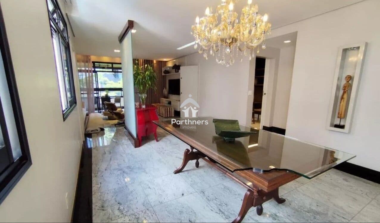 Charmoso e Sofisticado Apartamento, 4 Quartos, 3 Suítes, 220 m2, Cozinha Gourmet Lindamente Reformada, no Coração do Gutierrez - A curtíssima distância da Padaria Boníssima e do Supernosso