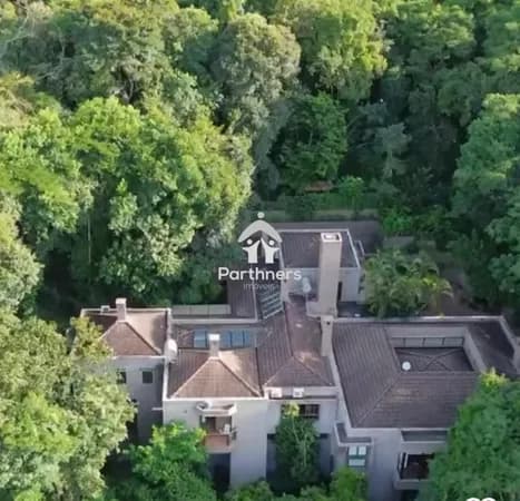 Lindíssima Mansão de 3 Qts, 3 Suítes, 1.400m2 em Terreno de 8.000m2, Viva em meio à exuberante Mata do Jambreiro, Nova Lima