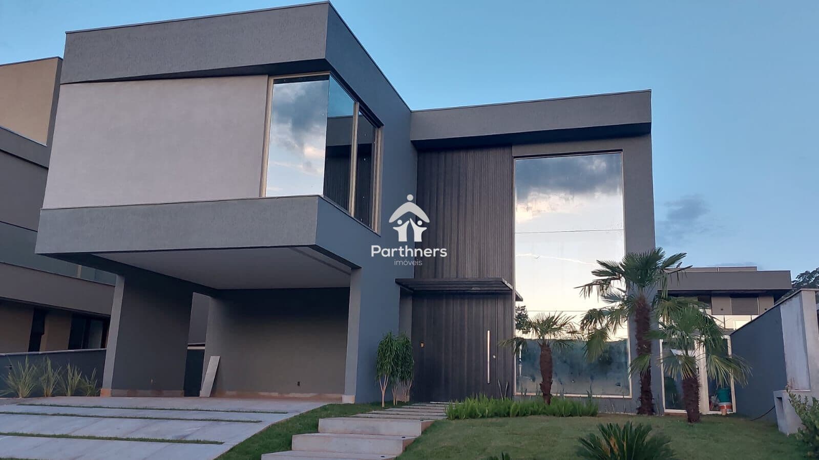 Casa de luxo a venda, são 387m2 e 5 suítes, condomínio Costa Laguna em Alphaville, Nova Lima/MG.