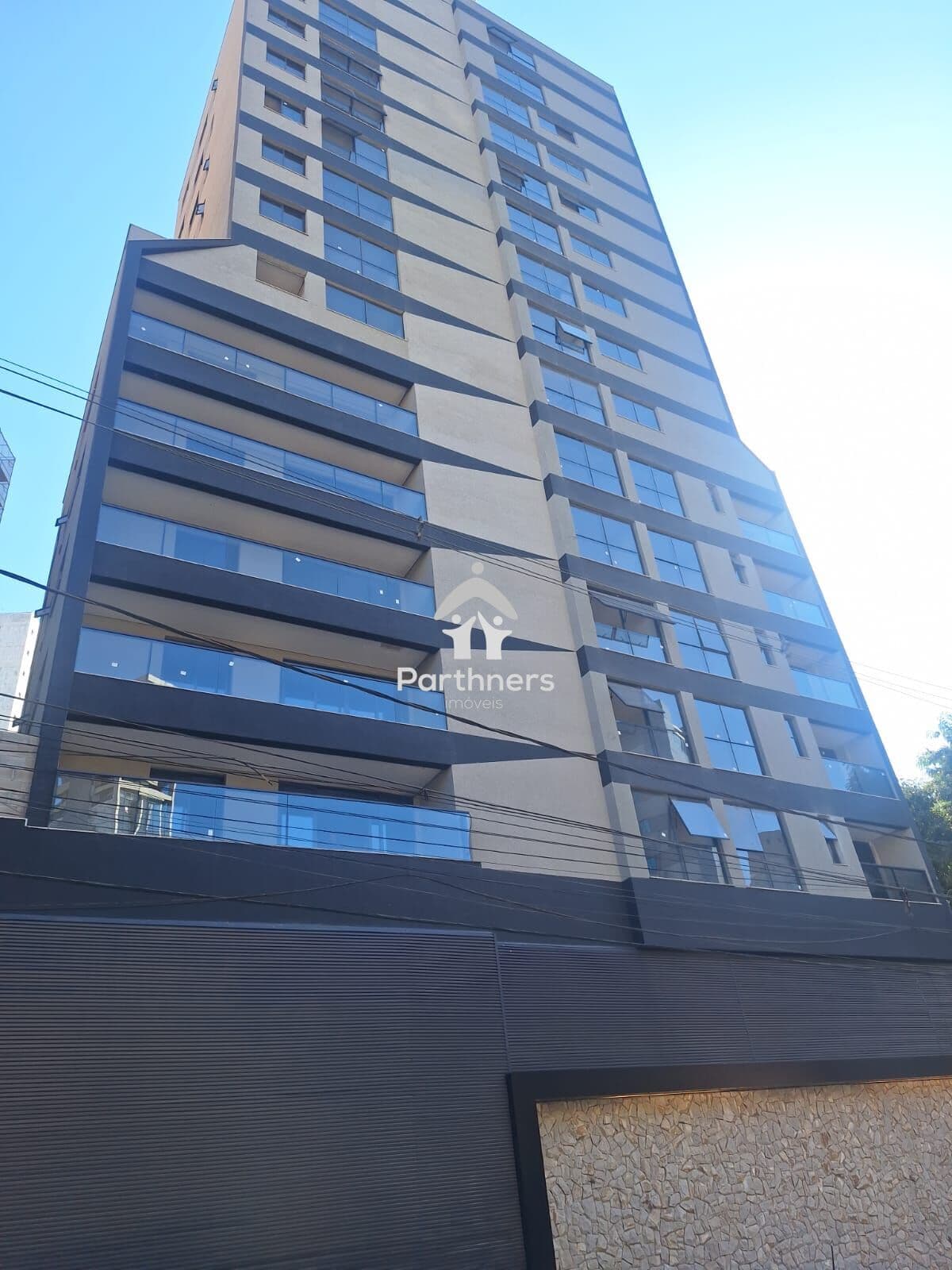 Exclusivo Apartamento, 3 Quartos, 1 Suíte e 2 Semi-suítes, 136,72 m2, no Lourdes - More a pouquíssimos passos da charmosa Praça Marília de Dirceu e da Praça da Assembleia.