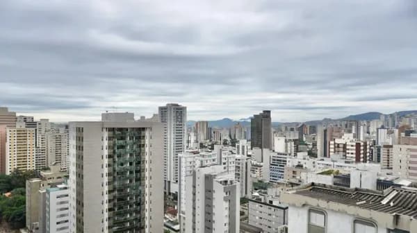 Moderna e Charmosa Cobertura Duplex 1 Quarto, Suíte, 80 m², Reformada, Decorada, Vista Panorâmica Cinematográfica, Terraço com Spa e Espaço Gourmet - no Bairro Boa Viagem, a alguns passos da Praça da Liberdade