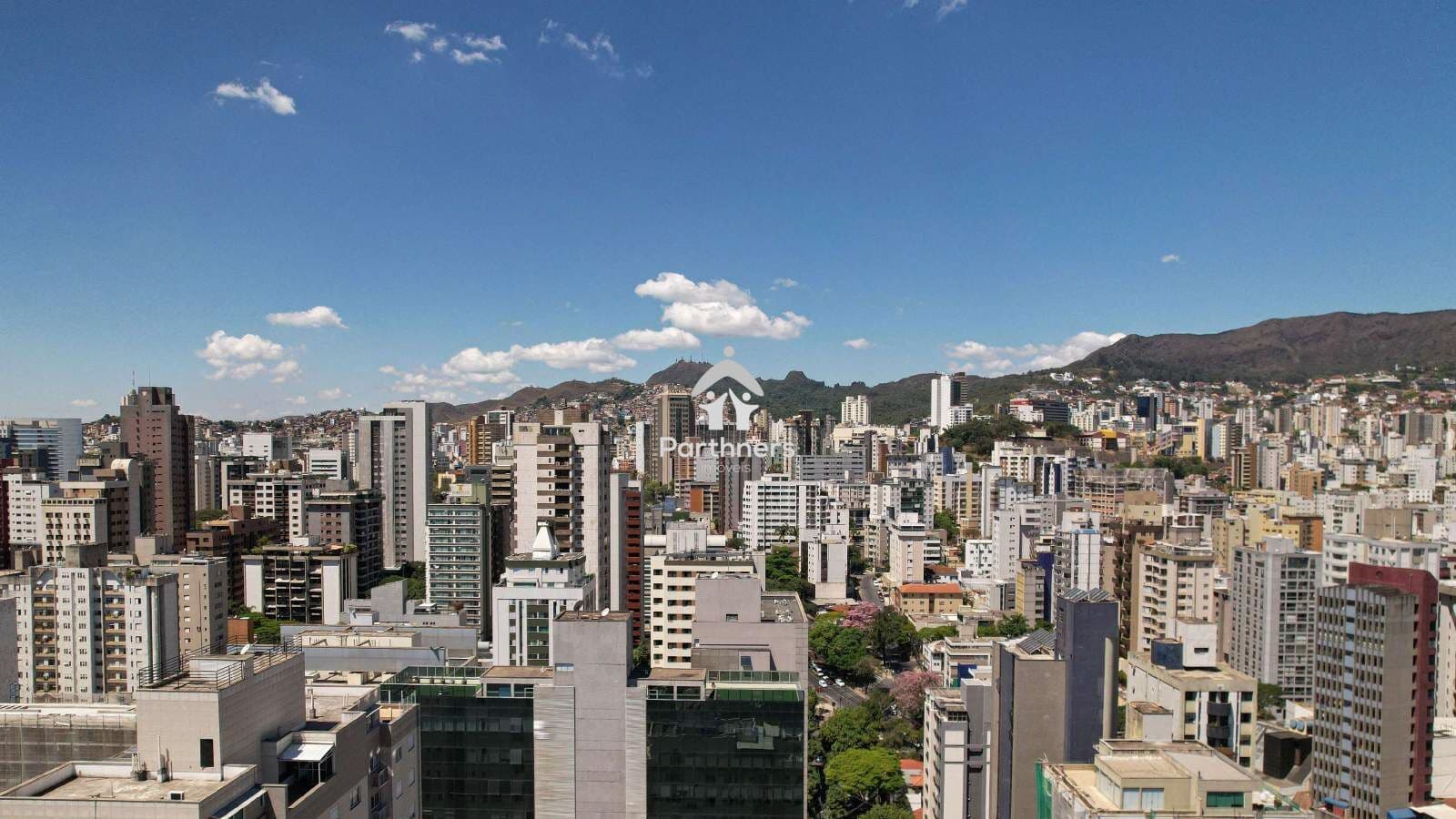 Lindo Apartamento, 1 Quarto, 1 Suíte, 48,35m2, Lazer e Gourmet no Rooftop, no Coração da Savassi