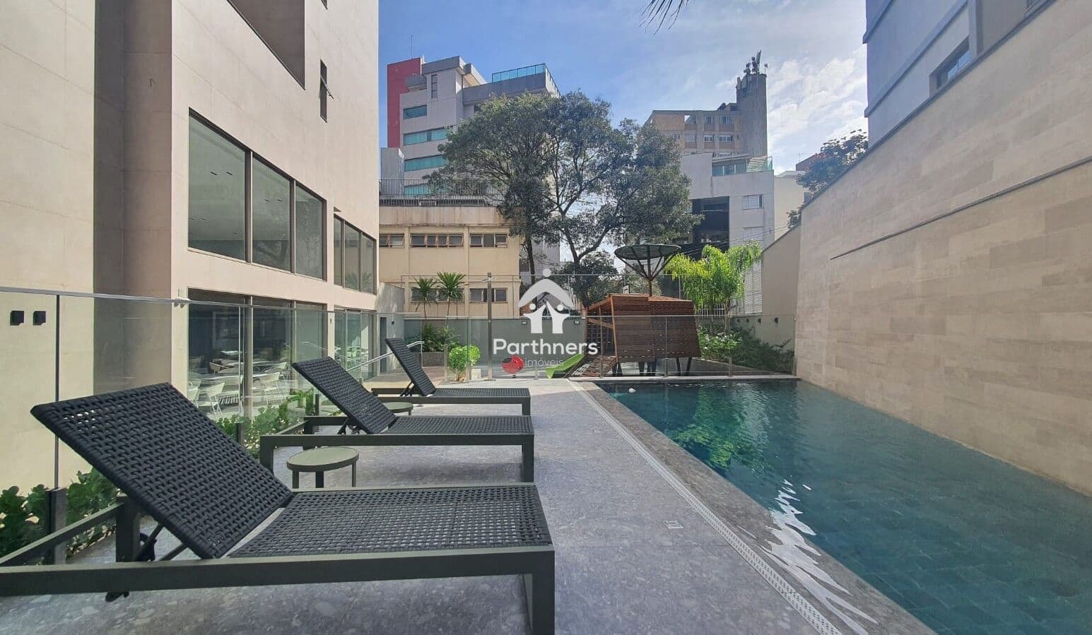 Sofisticada Área Privativa de 247,60 m2 (134,1 m2 Interno + 113,5 m2 Externo), 4 Quartos, 2 Suítes e 2 Semi-suítes, Closet, Lazer e Gourmet incomparáveis no Cruzeiro/BH