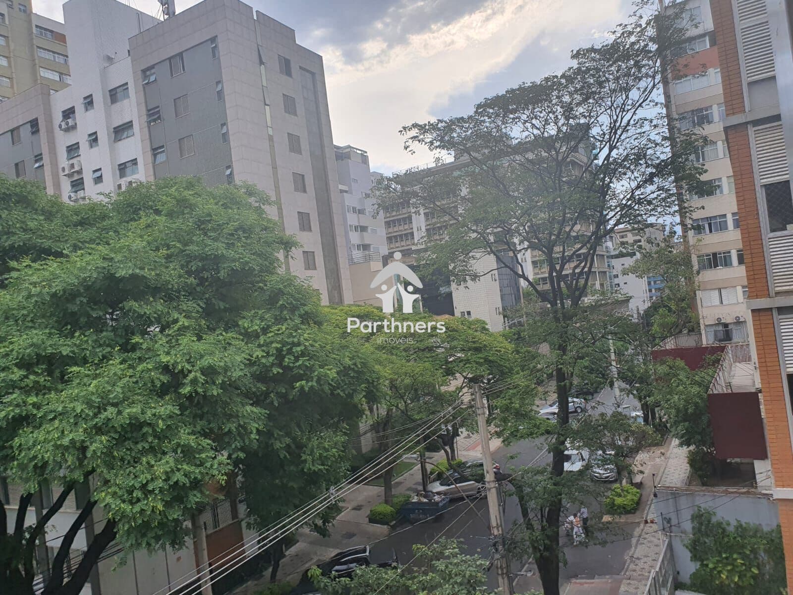 Sensacional apto 3 suítes de alto Luxo, Sala espaçosa, 2 vagas e Aptos Pronto para Morar na melhor localização da Savassi/BH.