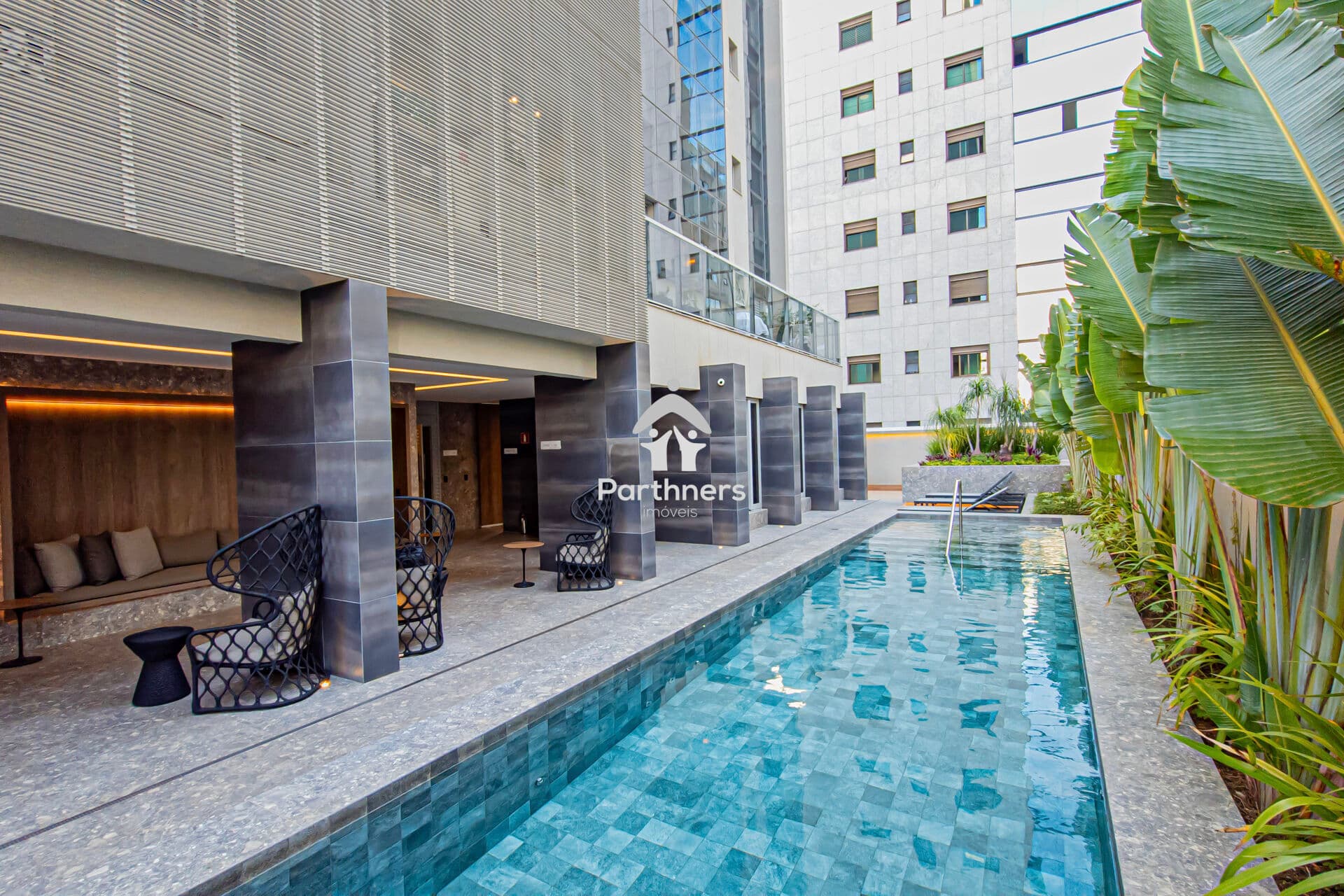 Maravilhoso Apartamento 3 Quartos, Suíte, 92 m2, Andar Alto, Lazer e Gourmet no Lourdes/BH