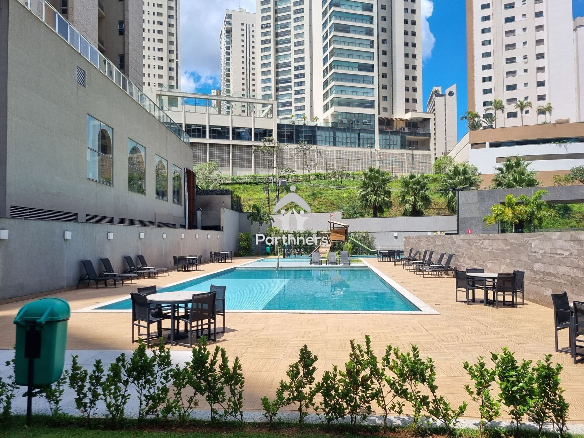 Charmoso Apto 2 Quartos, 2 Suítes, 82 m2, Reformado, Decorado, Lazer Premium, na Vila da Serra