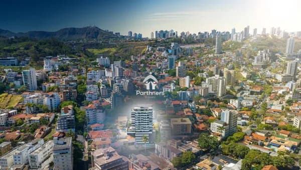 Charmosa Área Privativa 3 Quartos, 1 Suíte e 2 Semi-suítes, 1 Suíte e 2 Semi-suítes, 248,99 m2 (122,88 m2 Interno + 126,11m2 Externo), Terraço privativo de 126,11 m2, com previsão para Espaço Gourmet e, Piscina ou Spa - No Coração do Santa Lùcia