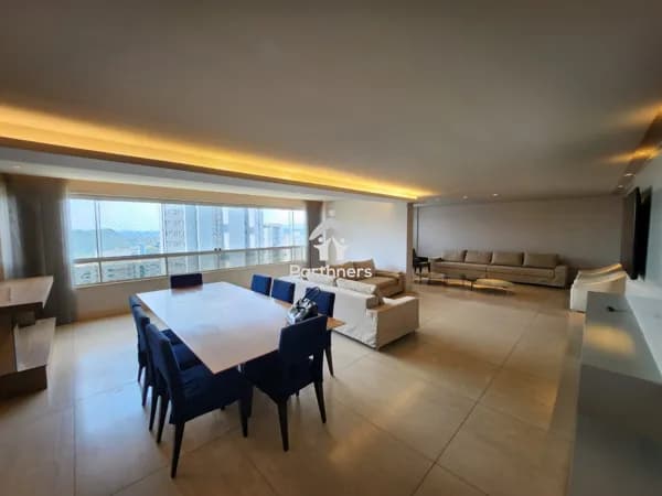 Apartamento finamente Decorado, 4 Quartos, 2 Suítes e 2 Semi-suítes, Ampla sala para vários ambientes, Varanda panorâmica e espelho de vidros, 216 m2, 4 vagas, Lazer completo na Al Oscar Niemeyer, Vila da Serra, Nova Lima/MG