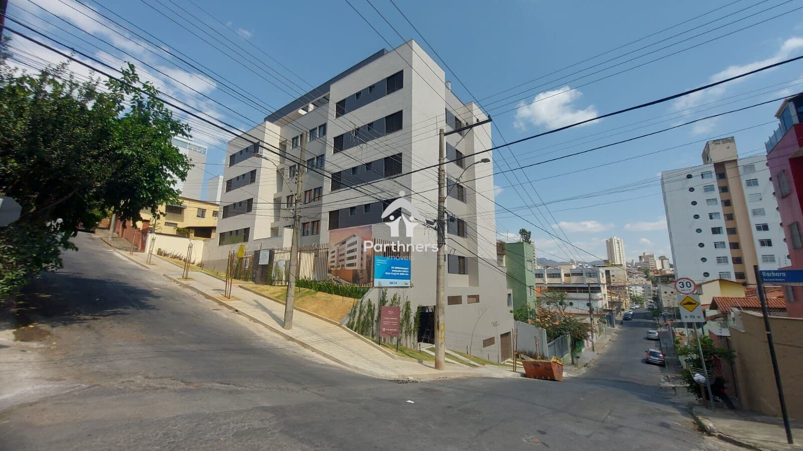 Charmosa Cobertura 3 Quartos, Suíte, 140,89m2, no Melhor Ponto da Sagrada Família
