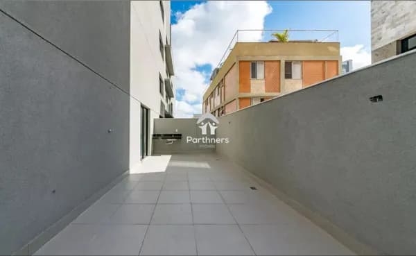 Charmosa Área Privativa, 2 Quartos, 2 Suítes, 168 m2 (68 m2 Interno + 100m2 Externo), no Gutierrez
