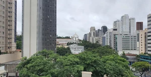 Charmoso Apartamento 2 Quartos, Suíte, Home-Office, 76 m2, Closet - Na parte baixa do Santo Antônio, a alguns passos da Rua Prudente de Moraes