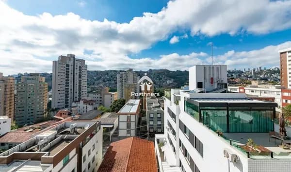 Linda Cobertura Duplex, 2 Quartos, 2 Suítes, 130 m2, Infraestrutura para Spa e Espaço Gourmet, no Ponto mais Charmoso da Vila Paris