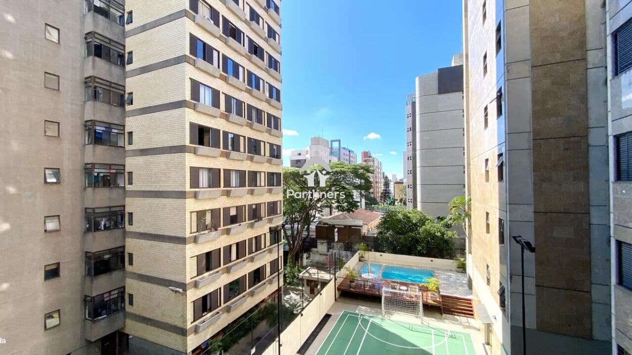 Charmosa Área Privativa 3 Quartos, 1 Suíte e 2 Semi-suítes, Closet, Lavabo, 101,46 m2 (86,74 m2 Interno + 14,72 m2 Externo), no Sion