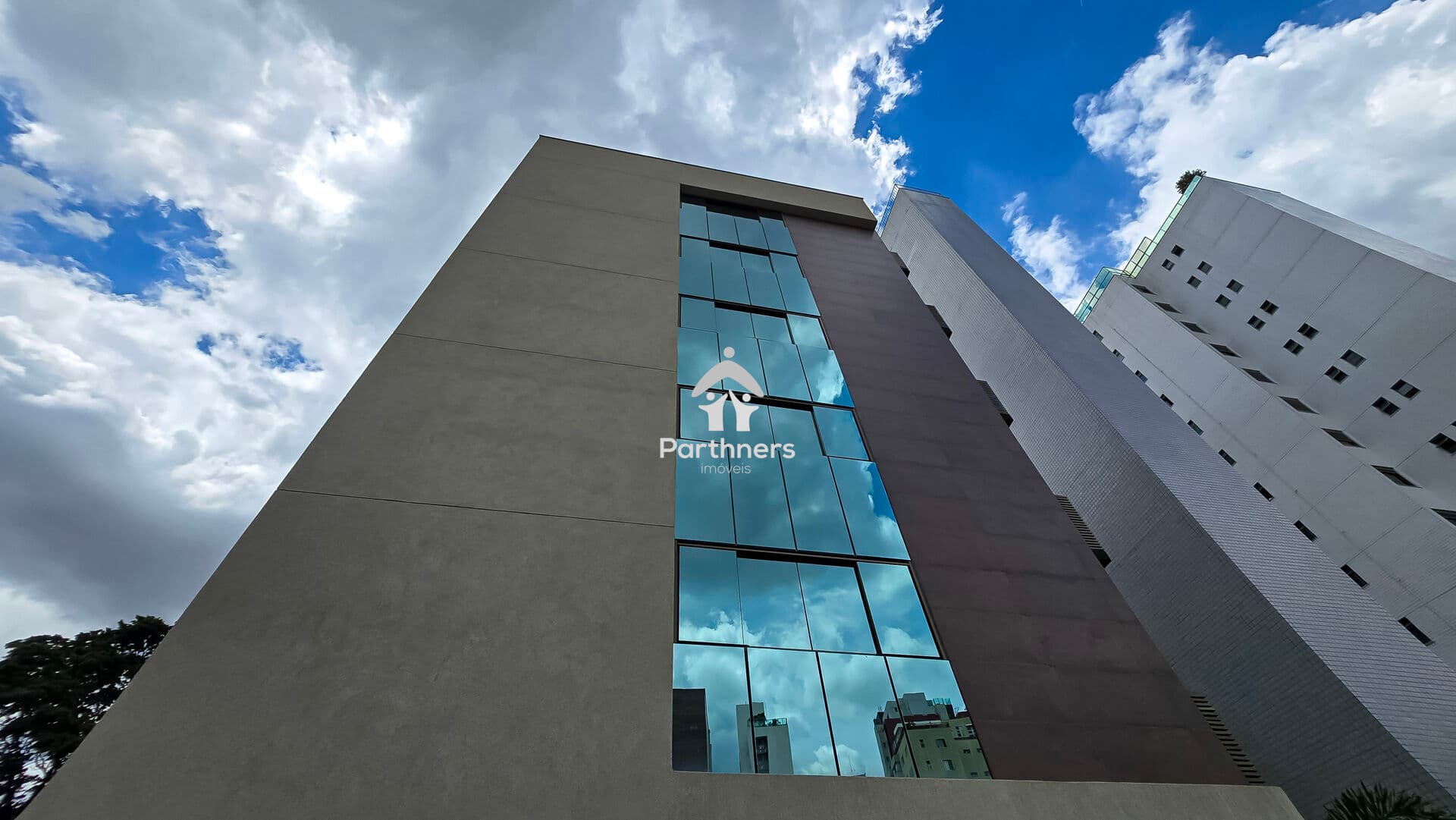 Charmoso Apartamento 2 Quartos, 2 Suítes, 68 m2, Closet, Lavabo, no Carmo - A curtíssima distância da Av. do Contorno e Shopping Pátio Savassi