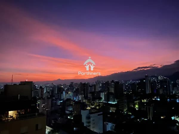 Excelente Apartamento, 4 Quartos, Andar Alto, 110m², Vista Panorâmica Cinematográfica, 2 Vgs, Lazer e Gourmet, no São Pedro/BH