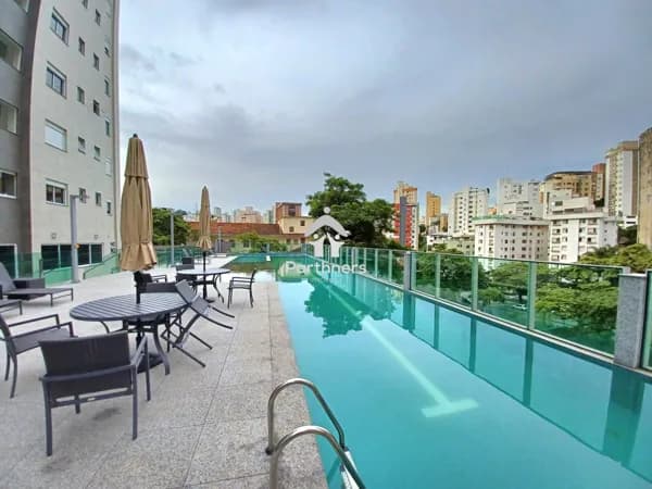 Lindo Apartamento de 2 Quartos, 2 Suítes, 66,52 m2, Sala, Lavabo, Andar Super Alto, Condomínio Resort, na Vila Paris, BH