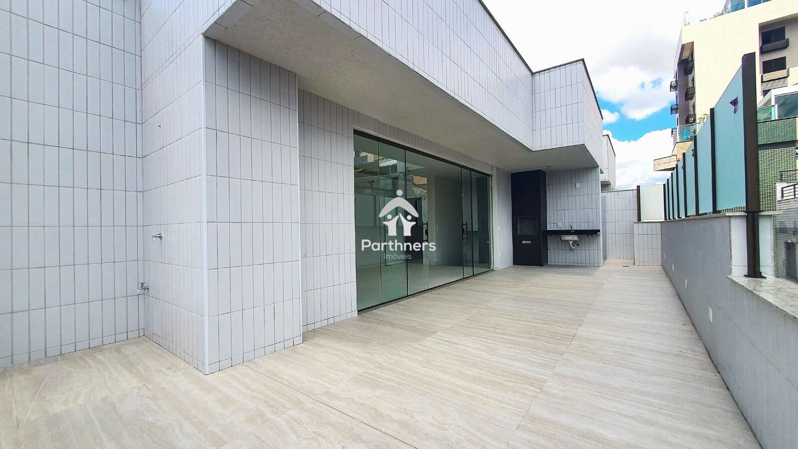 Charmosa Cobertura Duplex 3 Quartos, Suíte, 143,75 m² (97,35 m² Interno + 46,4 m2 Externo), Espaço Gourmet e Infraestrutura para Spa, no Prado