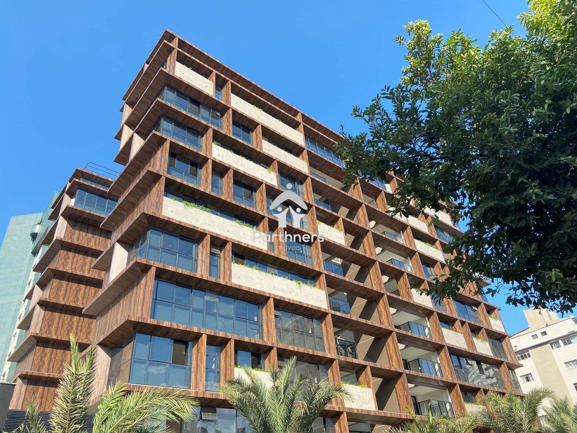 Sofisticado Apartamento 3 Quartos, 3 Suítes, 137,86m², Varanda Gourmet, no Coração da Serra - Curta Distância do MInas II
