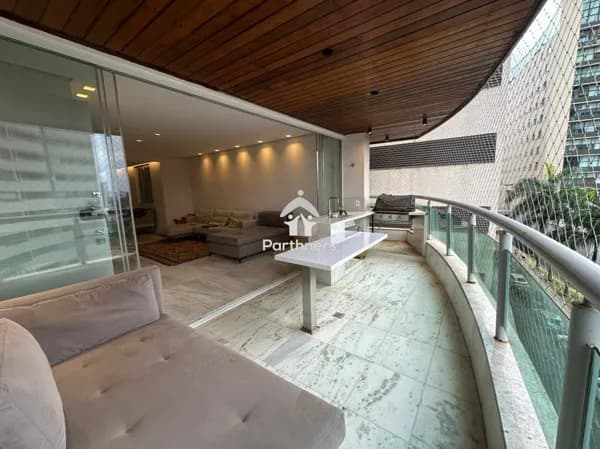 Charmoso Apto 3 Quartos (Originalmente 4 Quartos), Suíte, 162m2, Recém Reformado, Varanda Gourmet, no Vale do Sereno