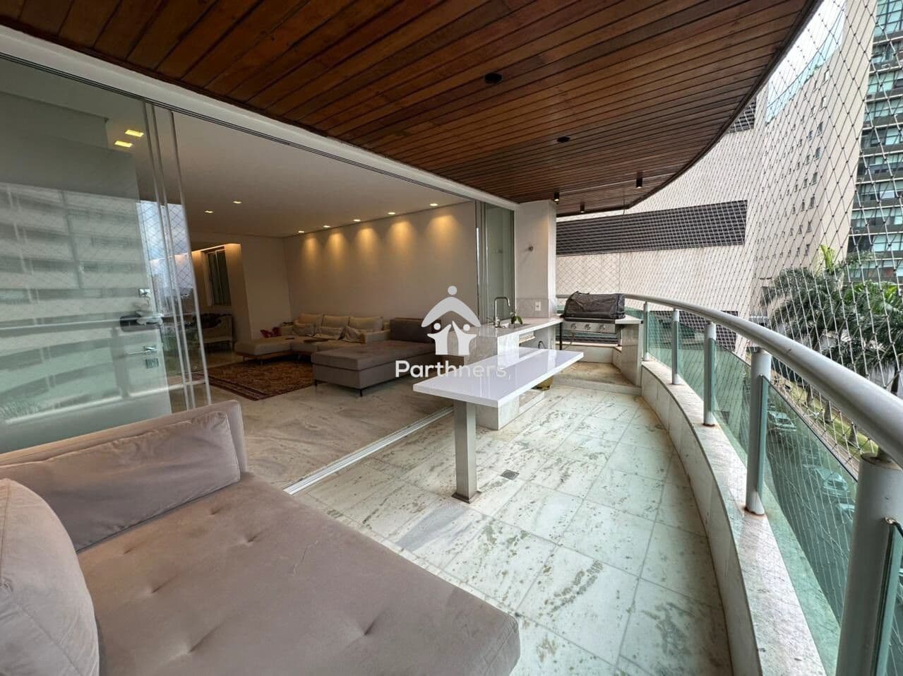 Charmoso Apto 3 Quartos (Originalmente 4 Quartos), Suíte, 162m2, Recém Reformado, Varanda Gourmet, no Vale do Sereno