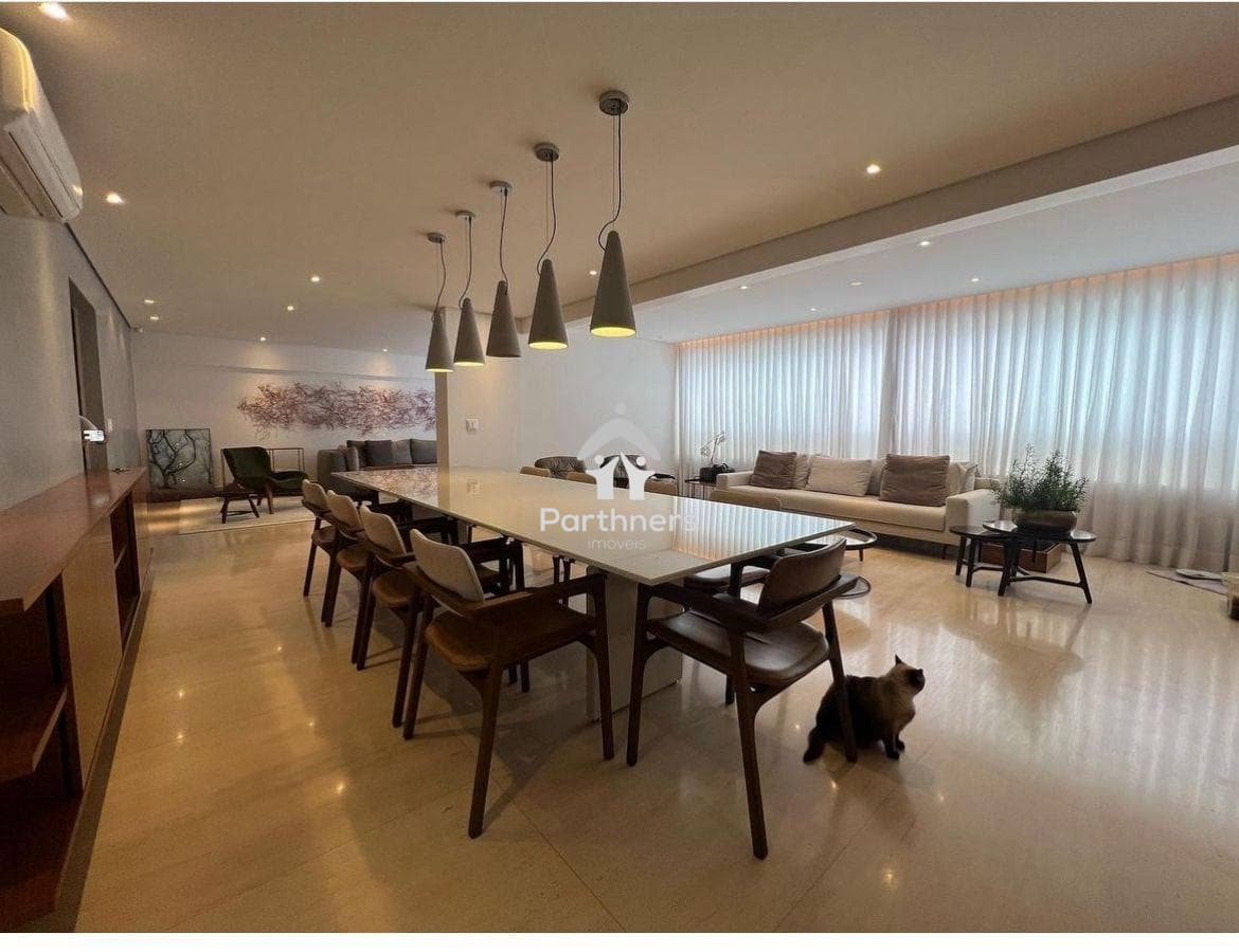 Apartamento Lindamente Decorado, 215m2, 4 Quartos, 2 Suítes e 2 Semi-suítes, Lazer e Vista Panorâmica para as montanhas no Vila da Serra, Nova Lima/MG.