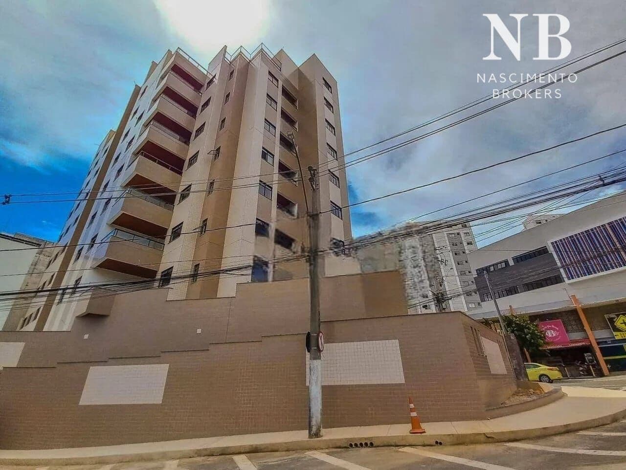 Morro da Glória - 2 Quartos - Varanda - Elevador - Garagem