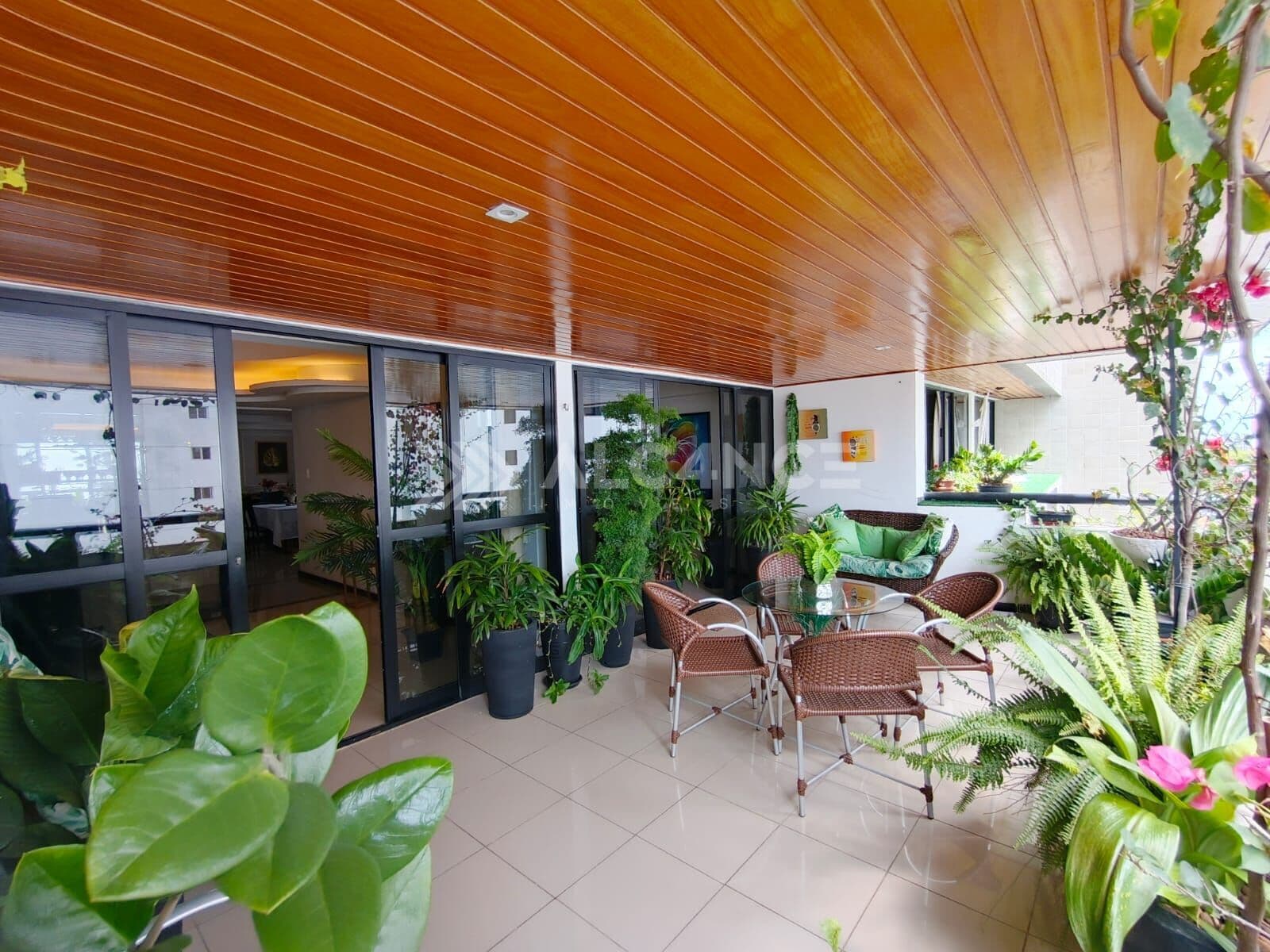 Apto Alto Padrão - 4 Quartos - 2 Suítes - 250 m² - Brisamar, João Pessoa/PB