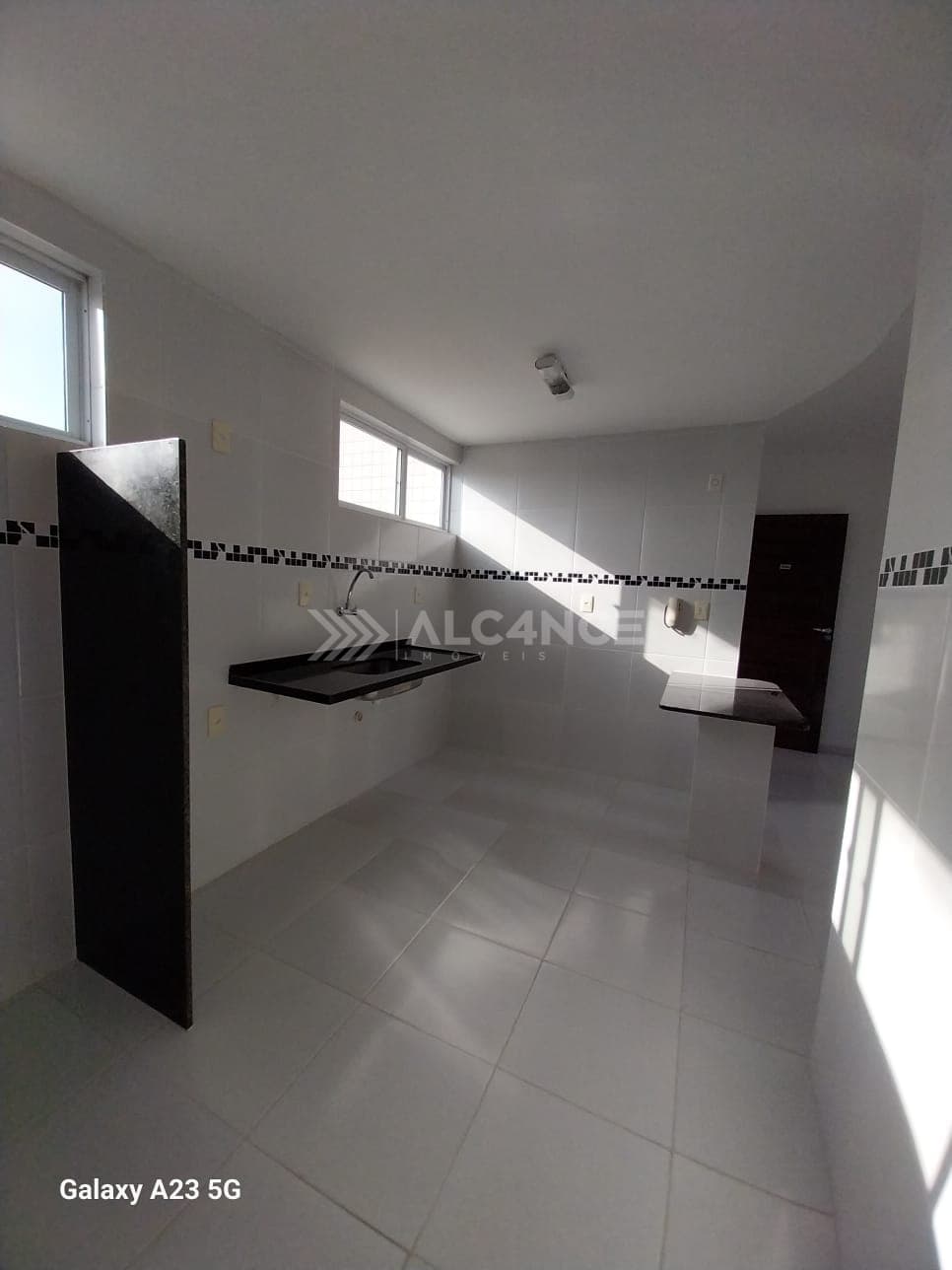Apto - 2 Quartos - 1 Suíte reversível - 72,20m² - Camboinha, Cabedelo/PB