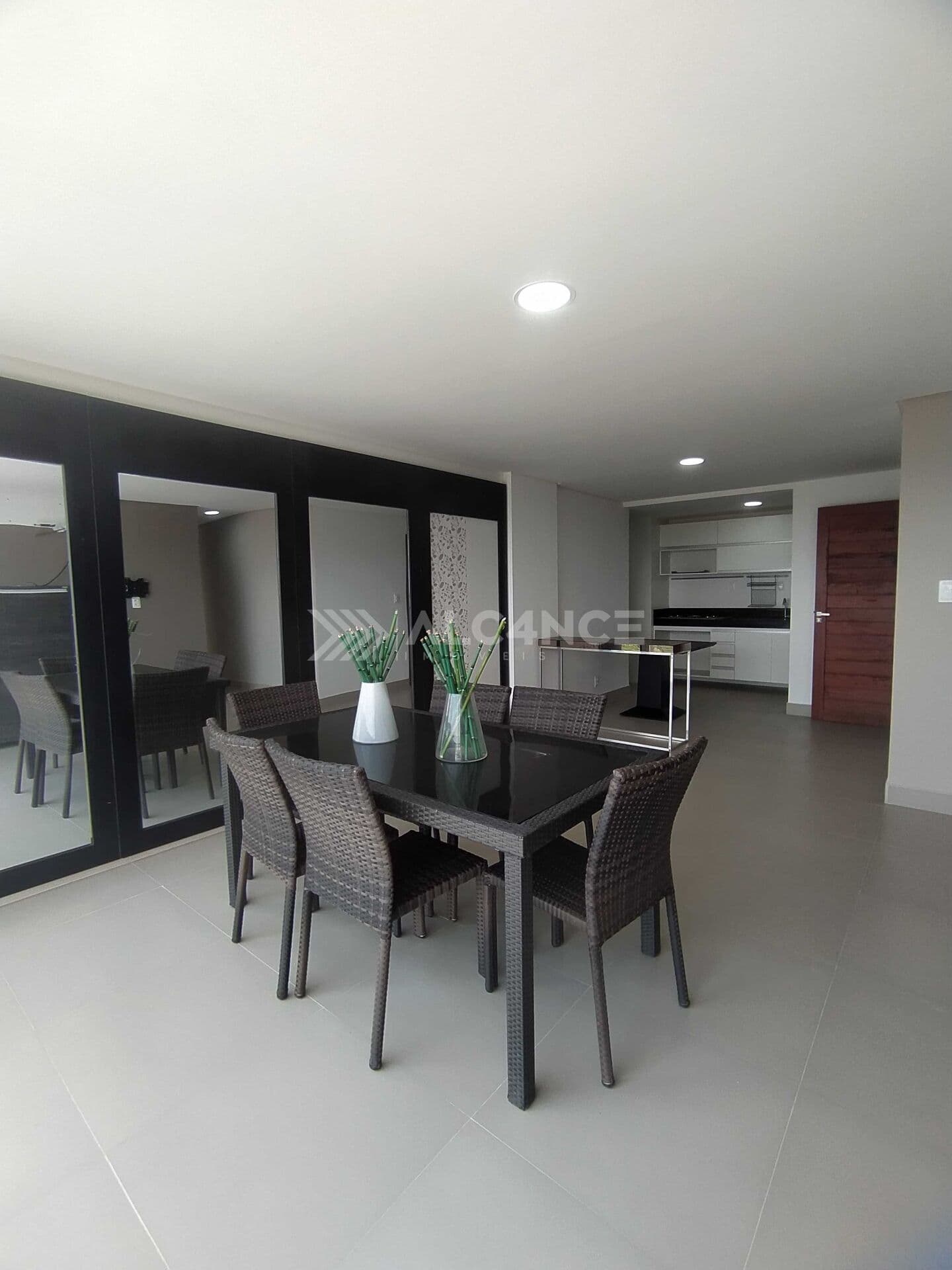 Apto - 2 Quartos - 1 Suíte - 74m² - Camboinha, Cabedelo/PB