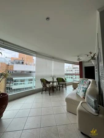 Apartamento Alto Padrao próximo a Praia