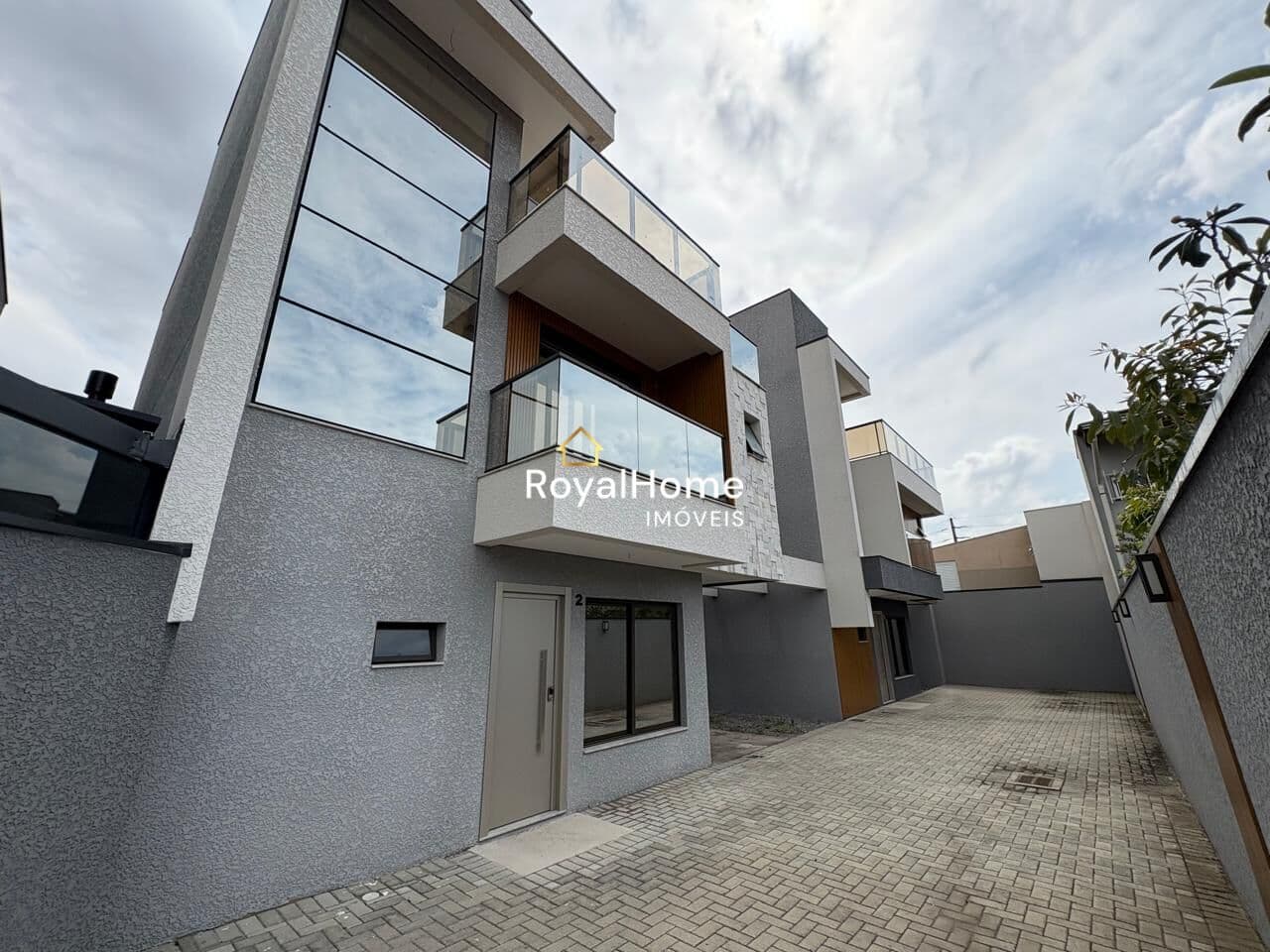 Triplex de alto padrão em Condomínio c/ 208 m² privativos