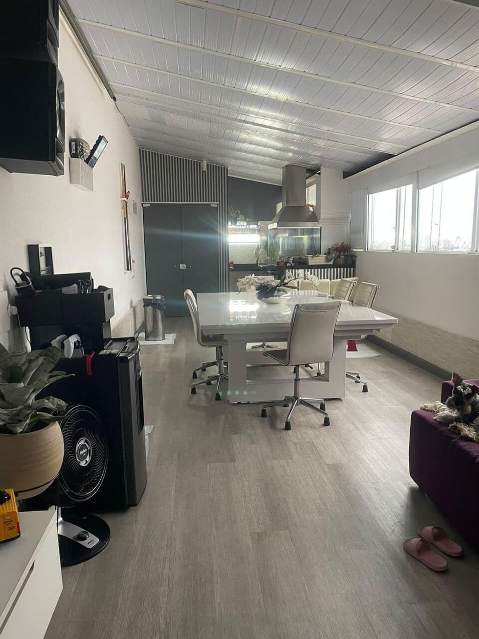 Espetacular Apartamento de 99m² com Localização Privilegiada! Avenida Brigadeiro Faria Lima, no bairro Cocaia, na cidade de Guarulhos-SP