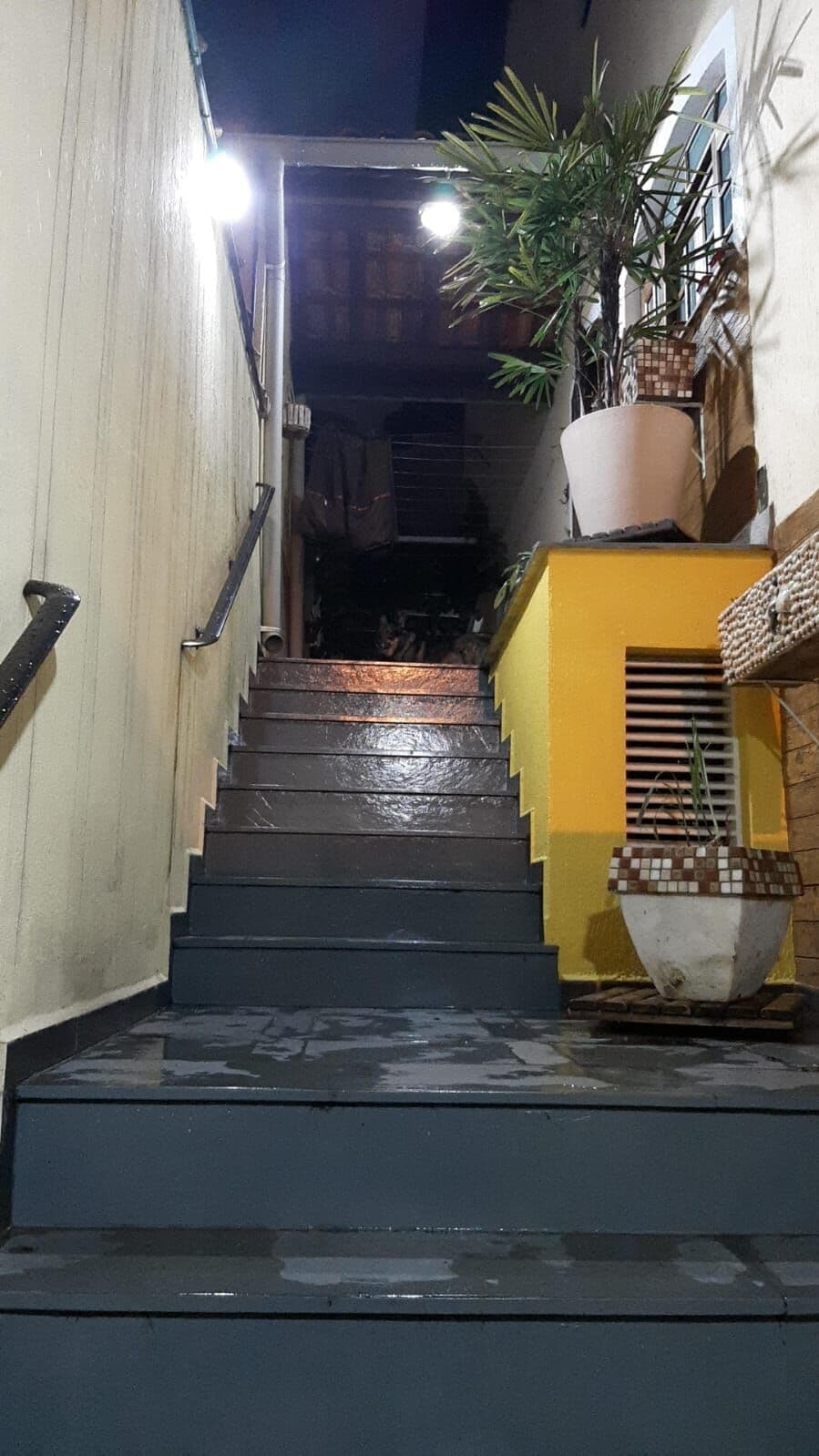 SOBRADO COM 3 DORMITÓRIOS SENDO 1 SUITE